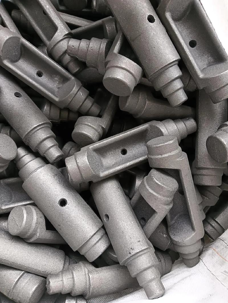 ねずみ鋳鉄鋳物の利点と許容基準は何ですか?